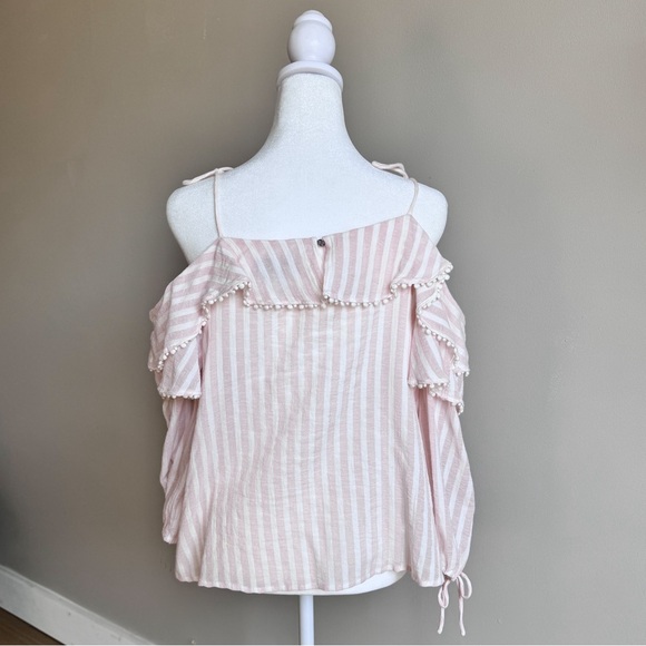 CeCe Off the Shoulder Ruffle Top Blush and White Size Small - Picture 4 of 6